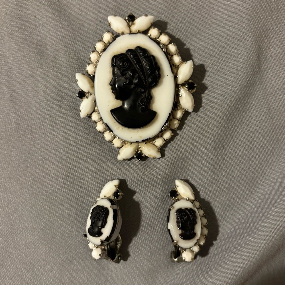 Vintage Cameo Brooch and Earrings Set in Black and White